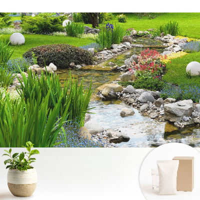 Tapeta do obývacího pokoje „Zelená zahrada“ s motivem kamenného potoka