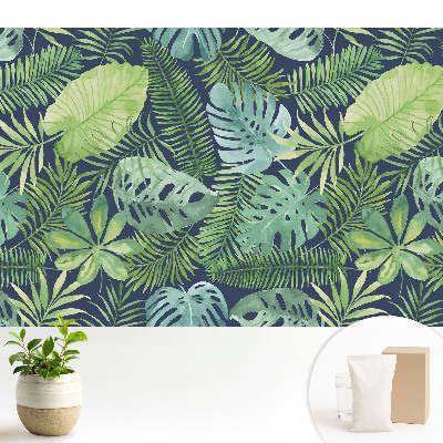 Tapeta s listnatým tropickým vzorem plným zeleně