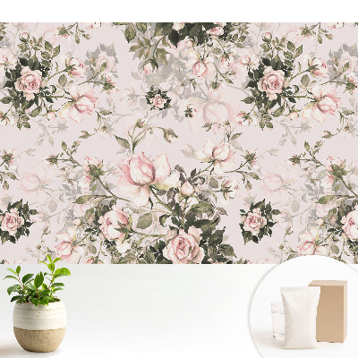 Tapeta na zeď s jemným motivem růží v klasické kompozici