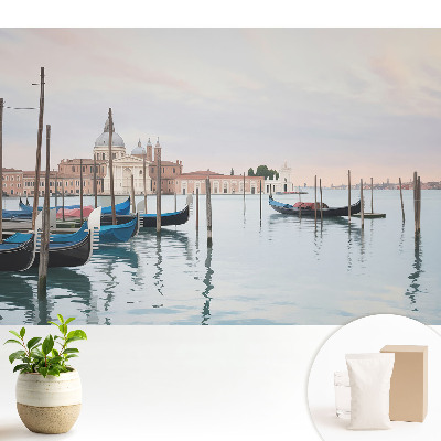 Tapeta s motivem laguny a gondol v pastelových barvách