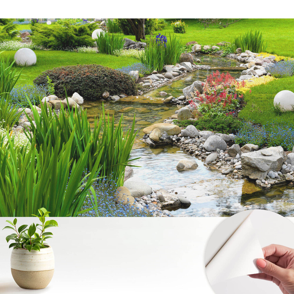 Tapeta do obyvaku Zelená zahrada s kamenným potokem
