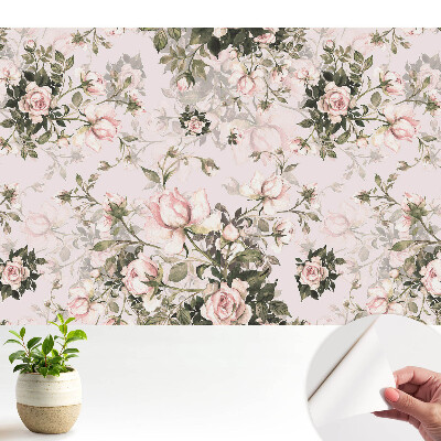 Tapeta na zeď s jemným motivem růží v klasické kompozici