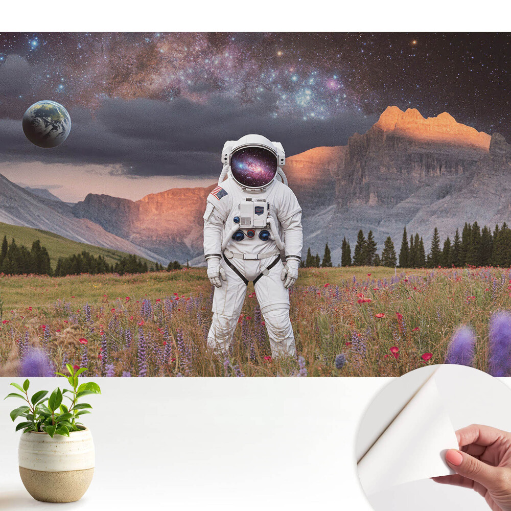Tapeta na zeď Surrealistický astronaut v horách