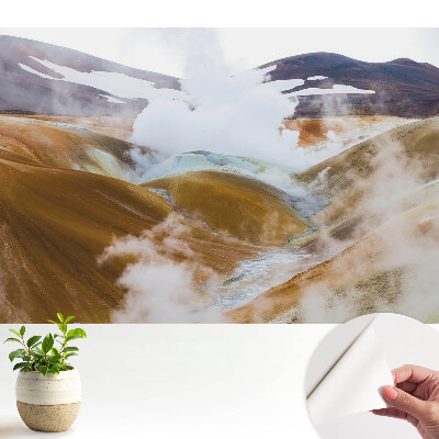 Tapeta s motivem barevných kopců a mlhy