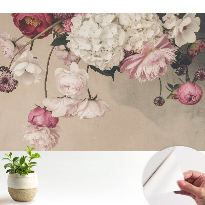 Tapeta s jemnými květinami v romantické kompozici