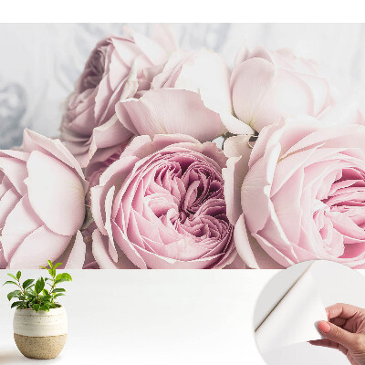 Tapeta na zeď s motivem jemných růží v romantické kytici