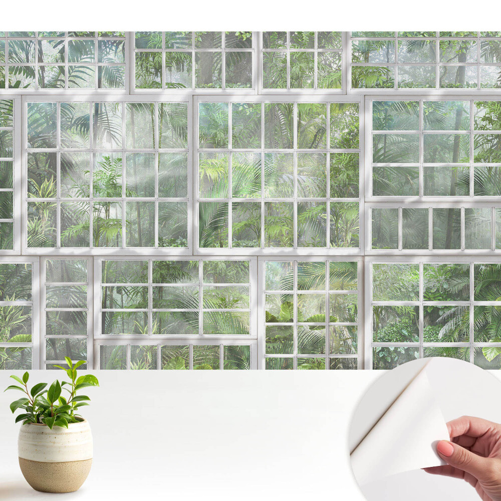 Tapeta do obyvaku Zelená džungle za bílými okny