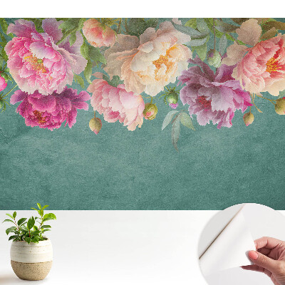 Tapeta do obývacího pokoje s motivem barevných pivoněk na akvarelové textuře