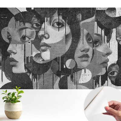 Tapeta do obývacího pokoje s abstraktními portréty ženských tváří