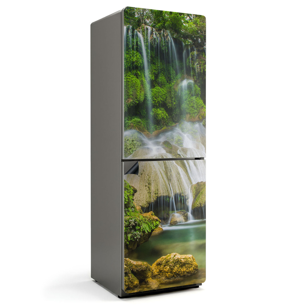 Magnet na ledničku Vodopád uprostřed zeleně