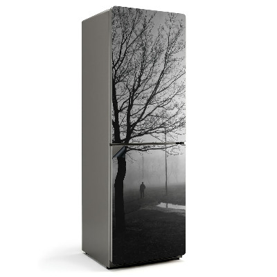 Magnet na ledničku Zimní procházka mlhavou krajinou