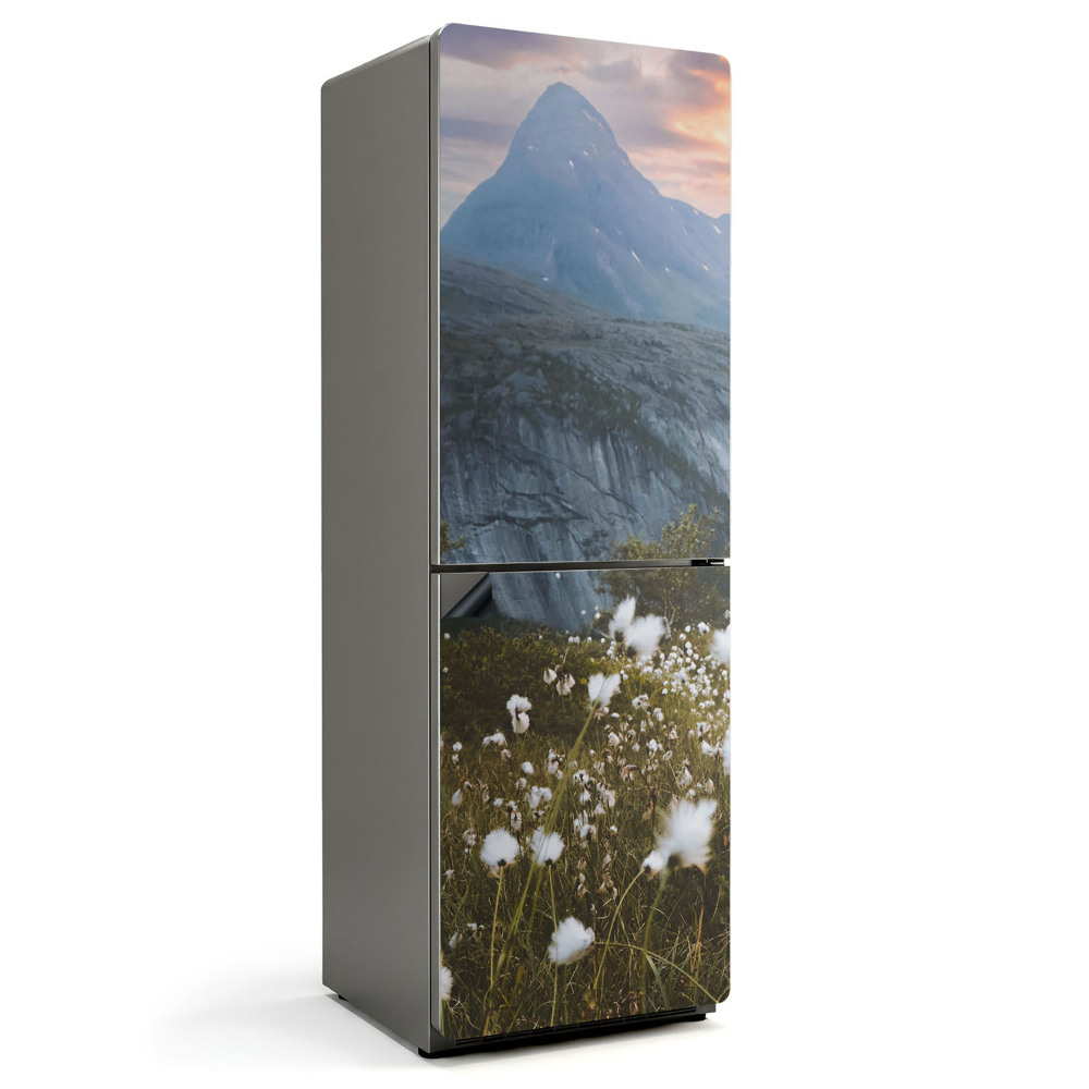 Magnet na ledničku Horská krajina s květinovou loukou