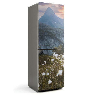 Magnet na ledničku Horská krajina s květinovou loukou