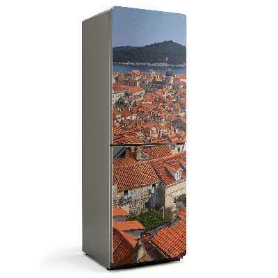 Magnet na ledničku Přímořské město ve střechách