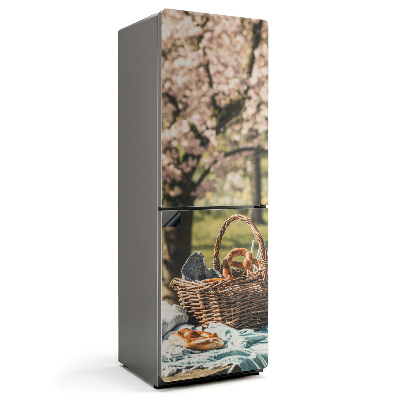 Magnet na ledničku Piknikový koš obklopený stromy