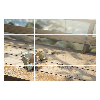 Nálepka na dlaždice Mušle na dřevěné pozadí