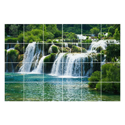 Samolepka na dlaždice Vodopády v zeleném okolí