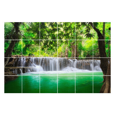 Samolepka na dlaždice Vodopád v zeleném lese
