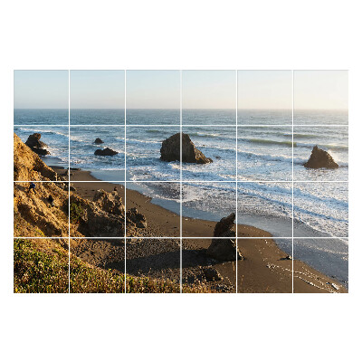 Nálepka na dlaždice Pláž s kameny a vlnami