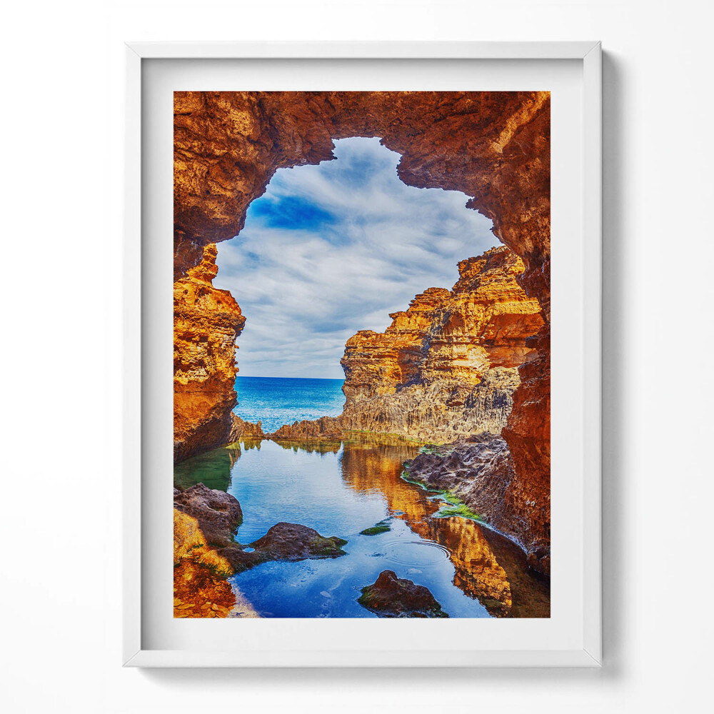 Obraz v rámu Pohled zpod skal na moře