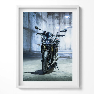 Obraz v rámu Motocykl v betonové uličce města