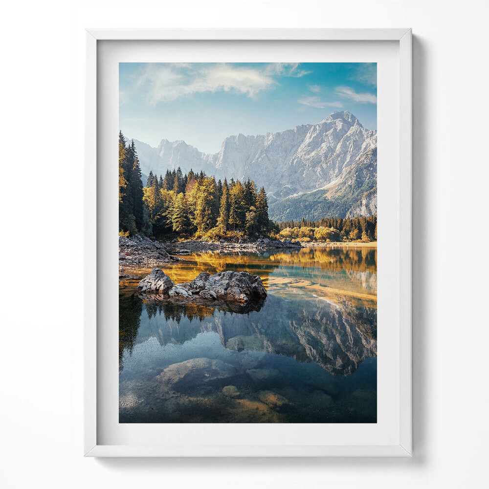 Obraz v rámu Krásná horská krajina s jezerem