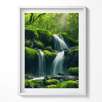 Obraz v rámu Vodopády uprostřed lesa