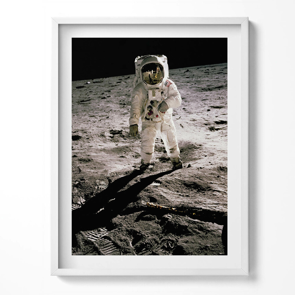 Obraz v rámu První člověk na Měsíci - foto NASA