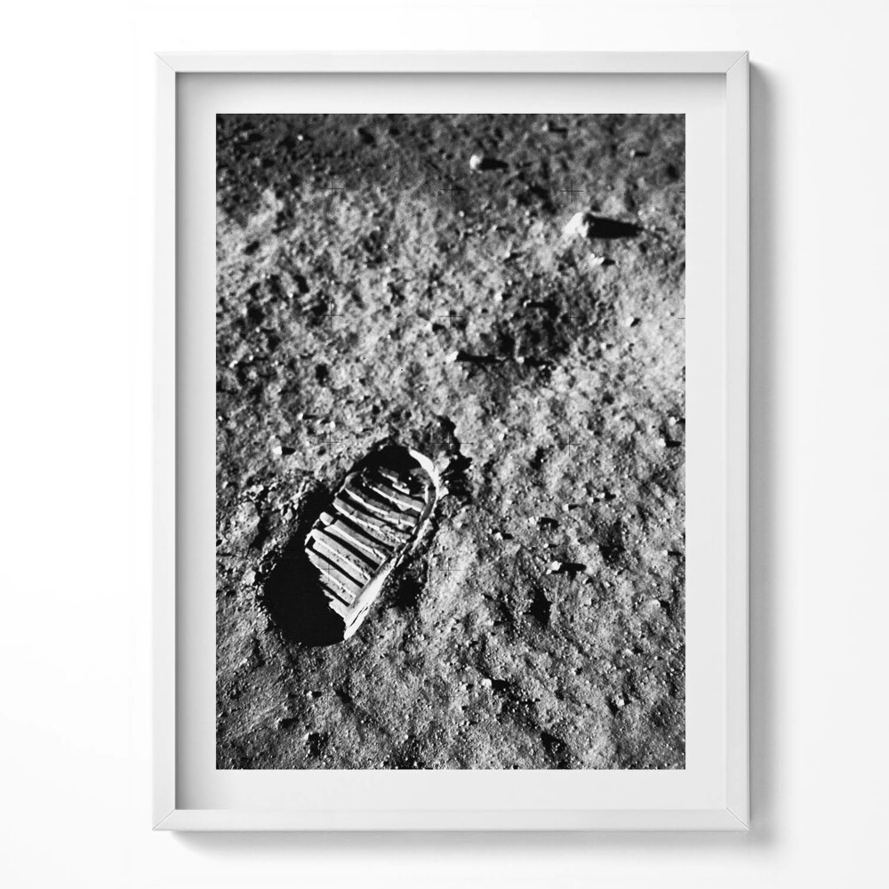 Obraz v rámu Fotografie První krok na Měsíci od NASA