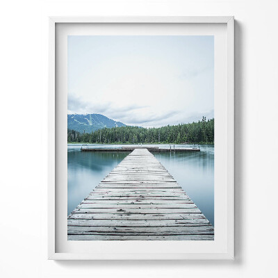 Obraz v rámu Dřevěné molo na jezeře v horách