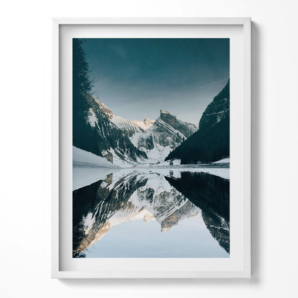 Obraz v rámu Pohled na horské jezero v zimě