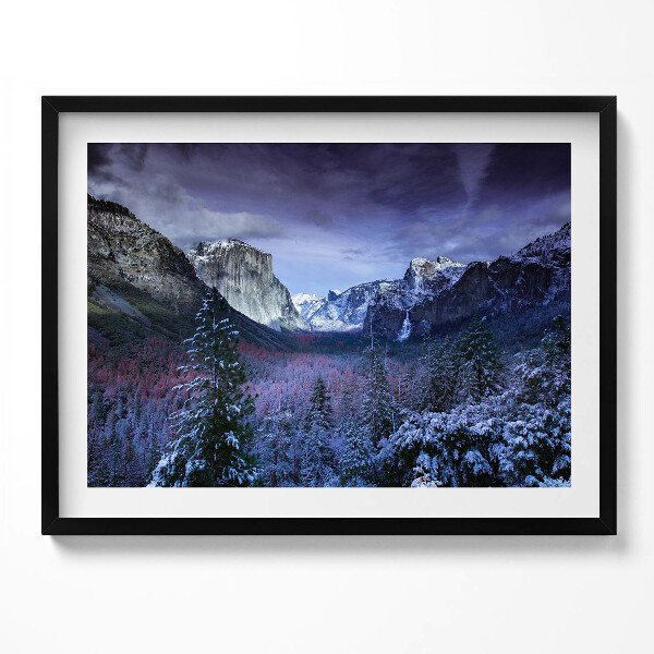 Obraz s rámem Zimní krajina hor a lesa