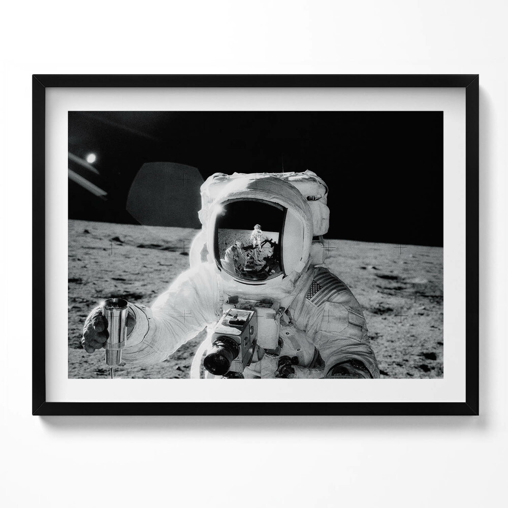 Obraz s rámem Astronaut na Měsíci - foto NASA