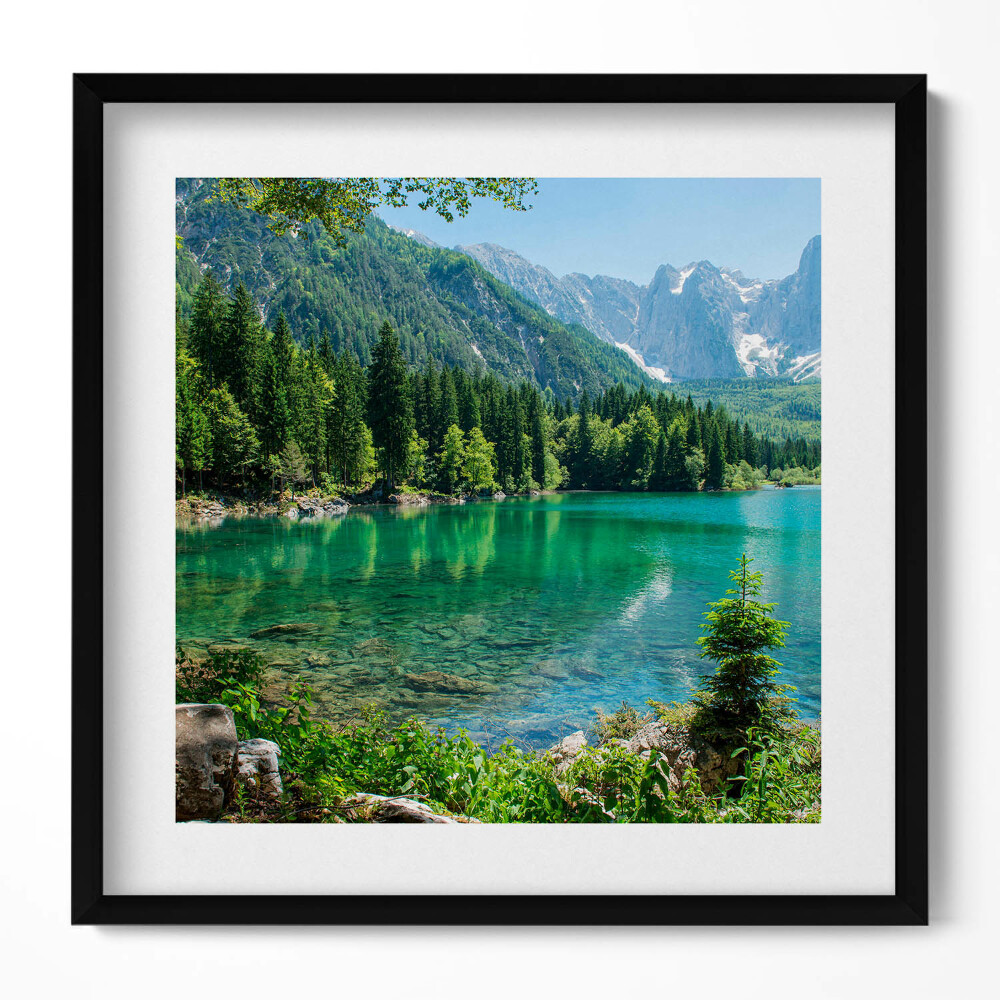 Obraz v rámu efektivní Horská krajina jezera v lese