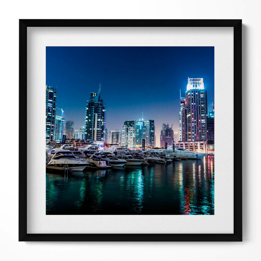 Obraz v rámu efektivní Lodě ve městě v noci