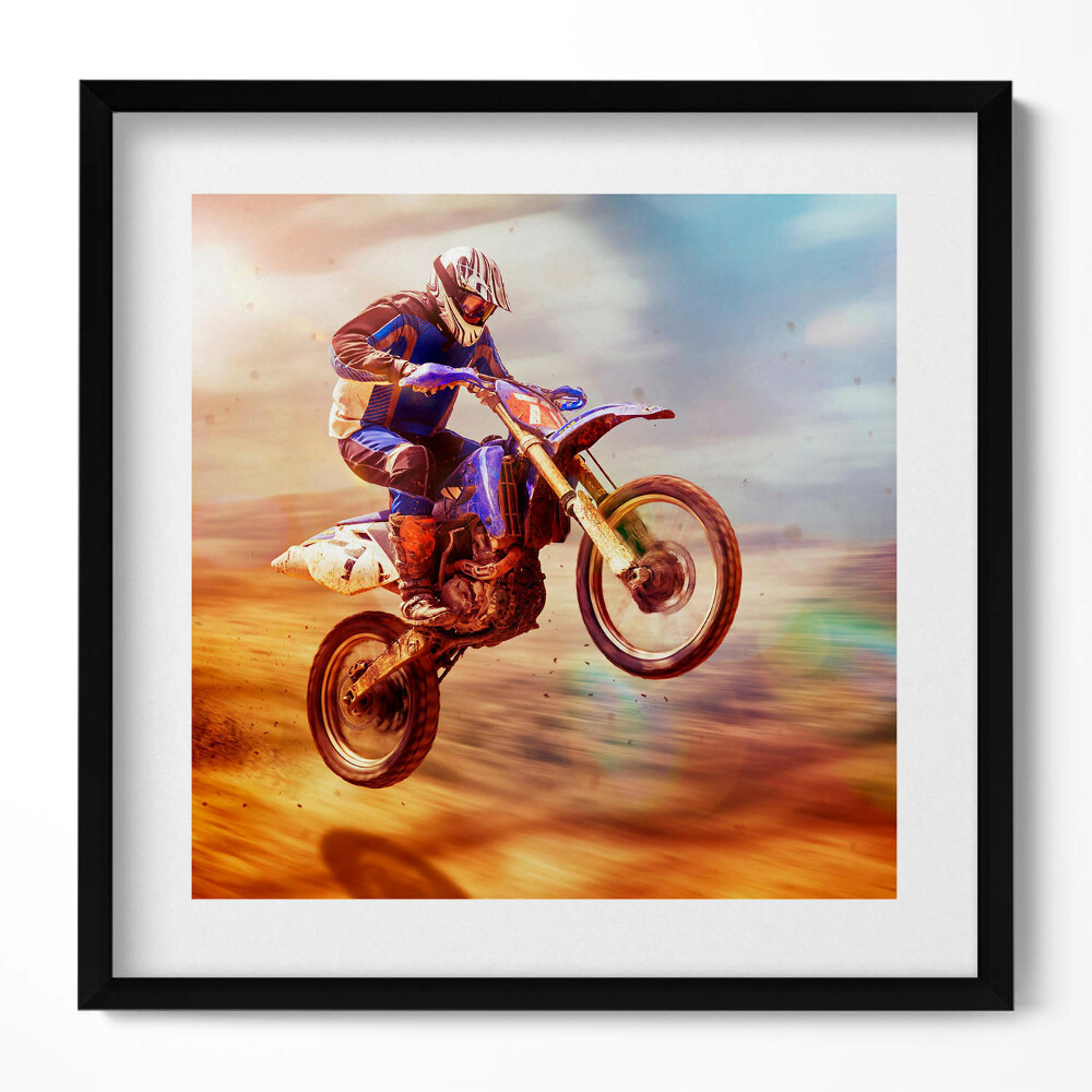 Obraz v rámu efektivní Motocyklista v poušti