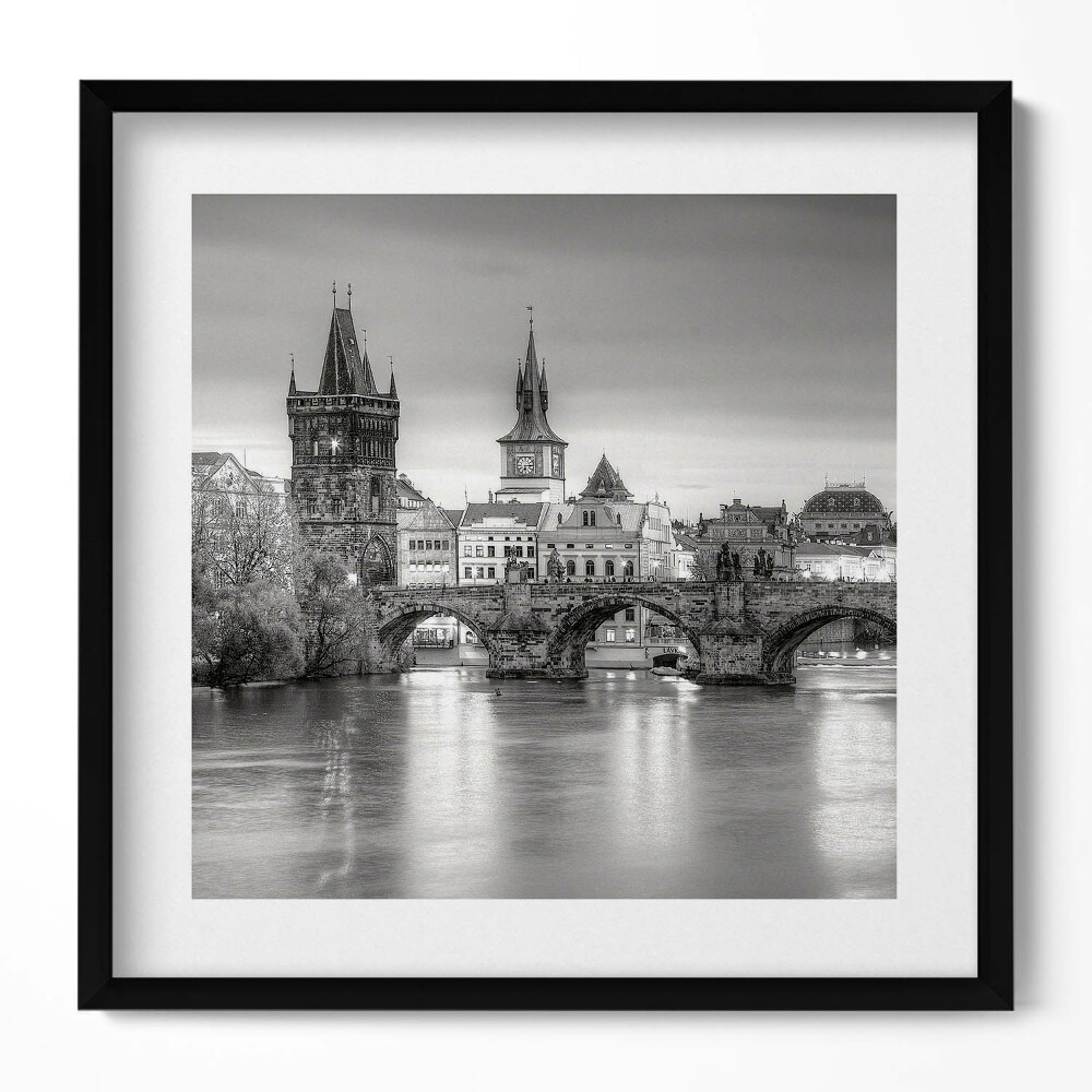 Obraz v rámu efektivní Pohled na Karlův most v Praze