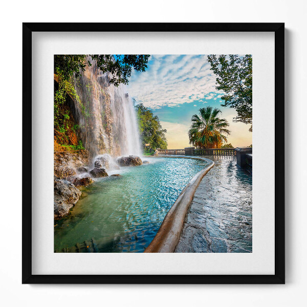 Obraz v rámu efektivní Vodopád v Parc de la Colline du Chateau