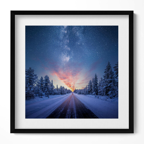 Obraz v rámu efektivní Krajina - zimní silnice a hvězdná obloha