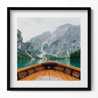 Obraz v rámu efektivní Pohled z lodi na horské jezero