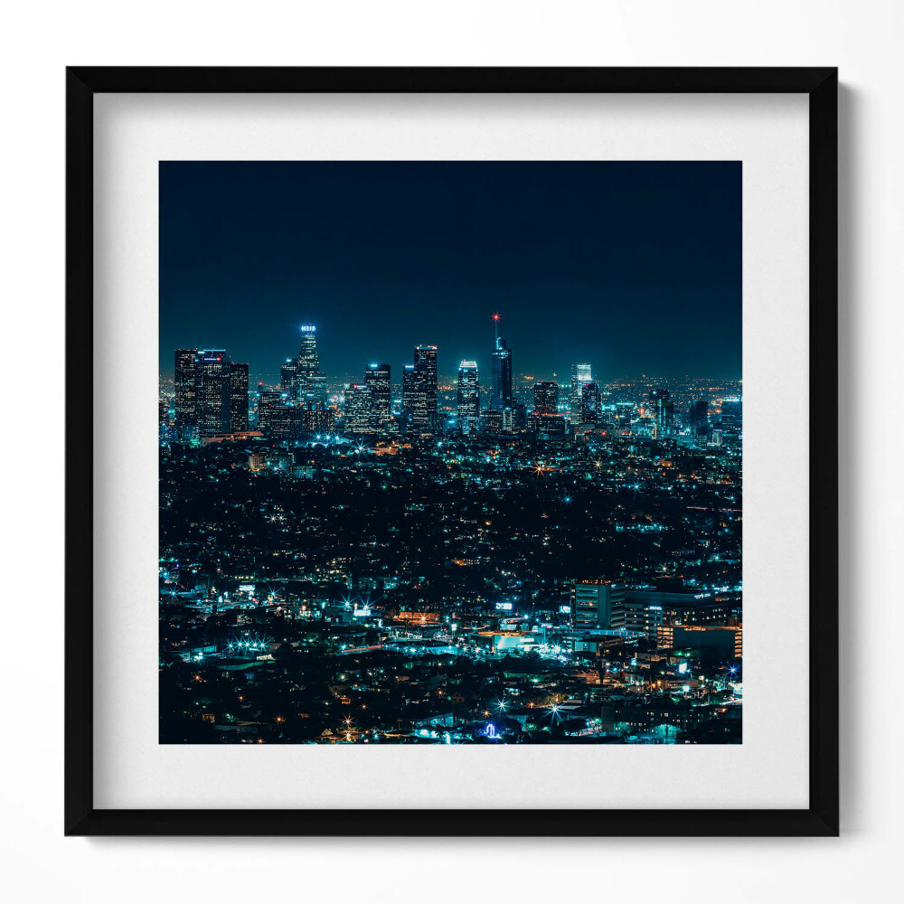 Obraz v rámu efektivní Velké osvětlené město na noční panorama