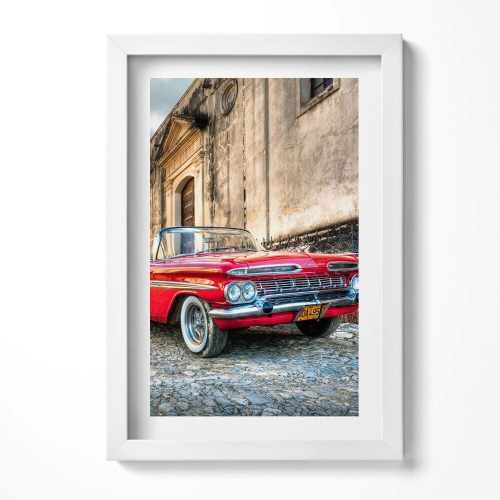 Obraz s rámem elegantní Červené staré auto v kolumbijské čtvrti