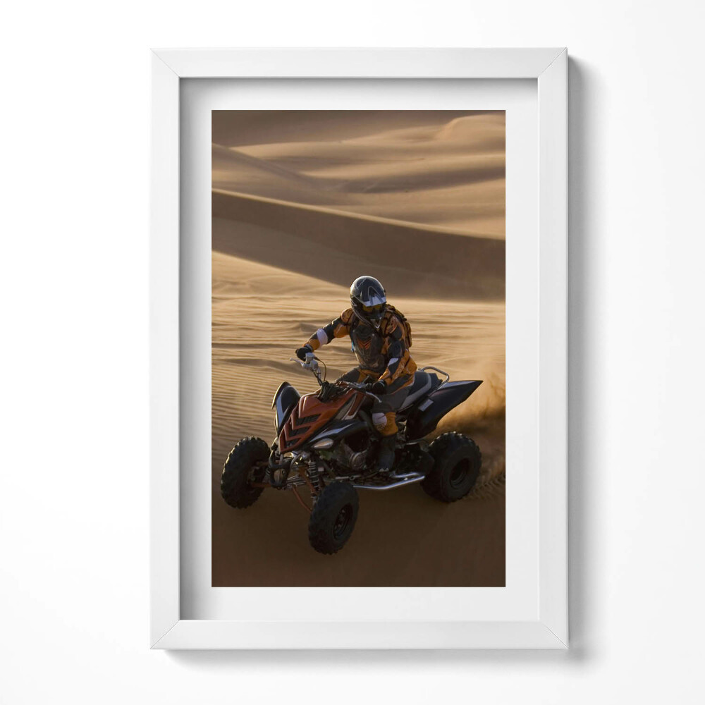 Obraz s rámem elegantní Jízda na čtyřkolce v poušti