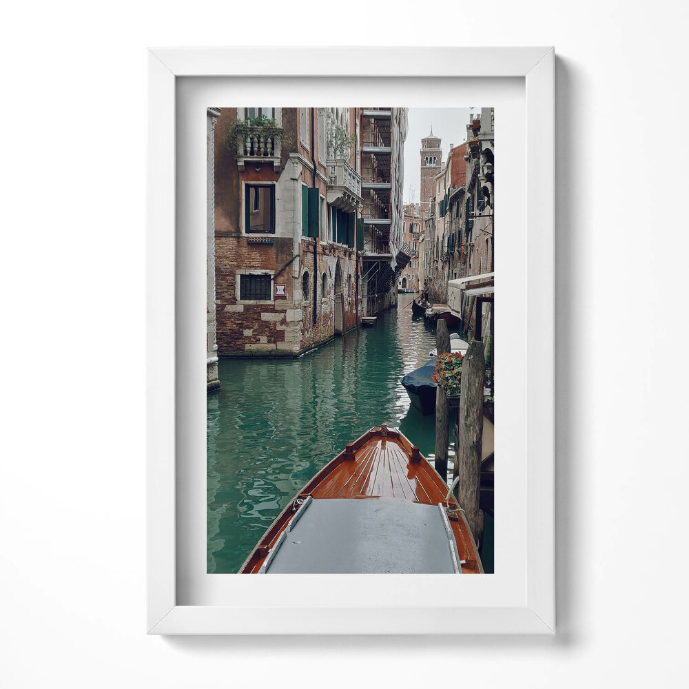 Obraz s rámem elegantní Loď mezi kanály v Benátkách