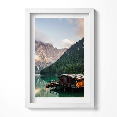 Obraz s rámem elegantní Dům u jezera v horách