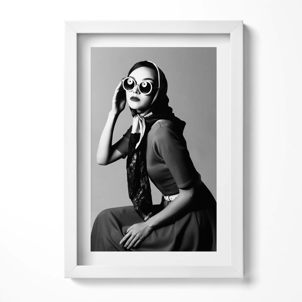 Obraz s rámem elegantní Černobílý portrét okouzlující ženy