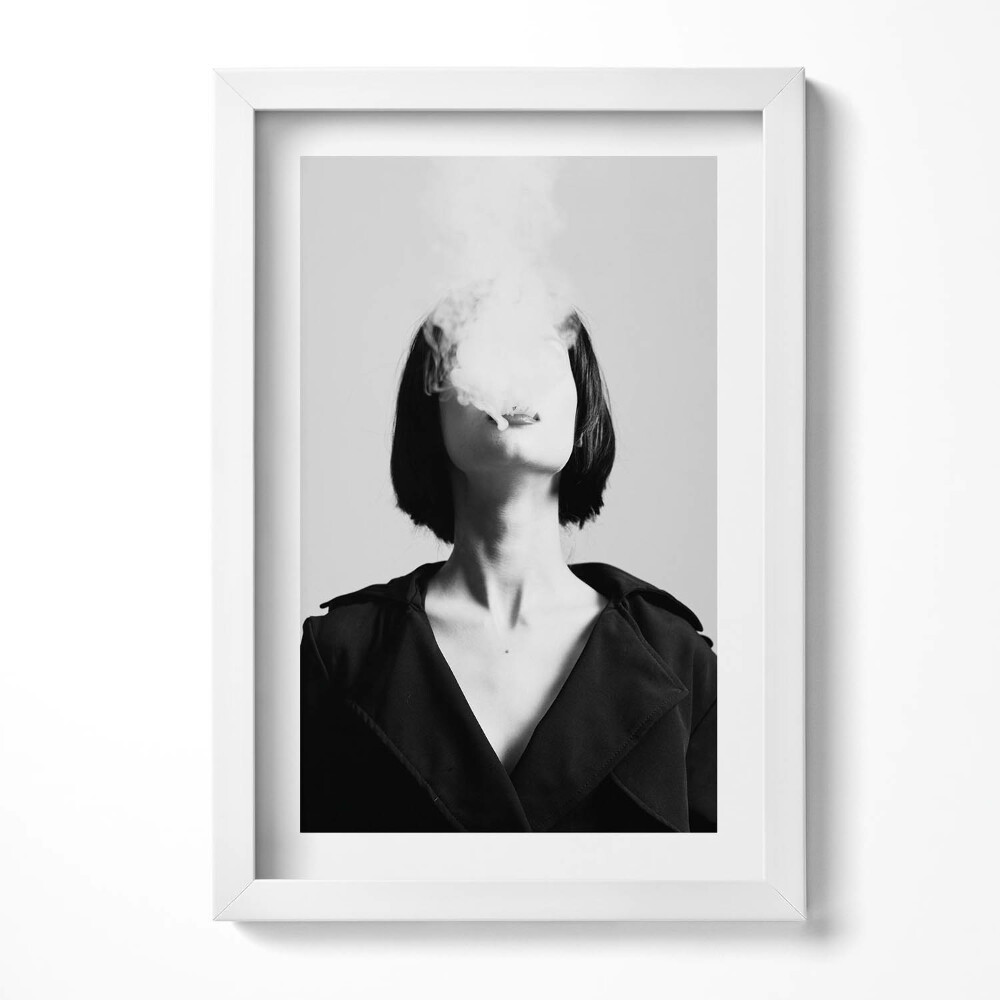 Obraz s rámem elegantní Tajemný portrét kuřácké ženy