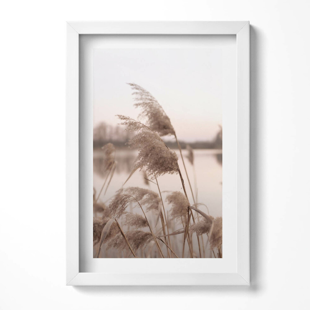 Obraz s rámem elegantní Romantická krajina trávy a jezera v boho stylu