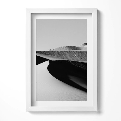 Obraz s rámem elegantní Černá a bílá minimalistická pouštní krajina