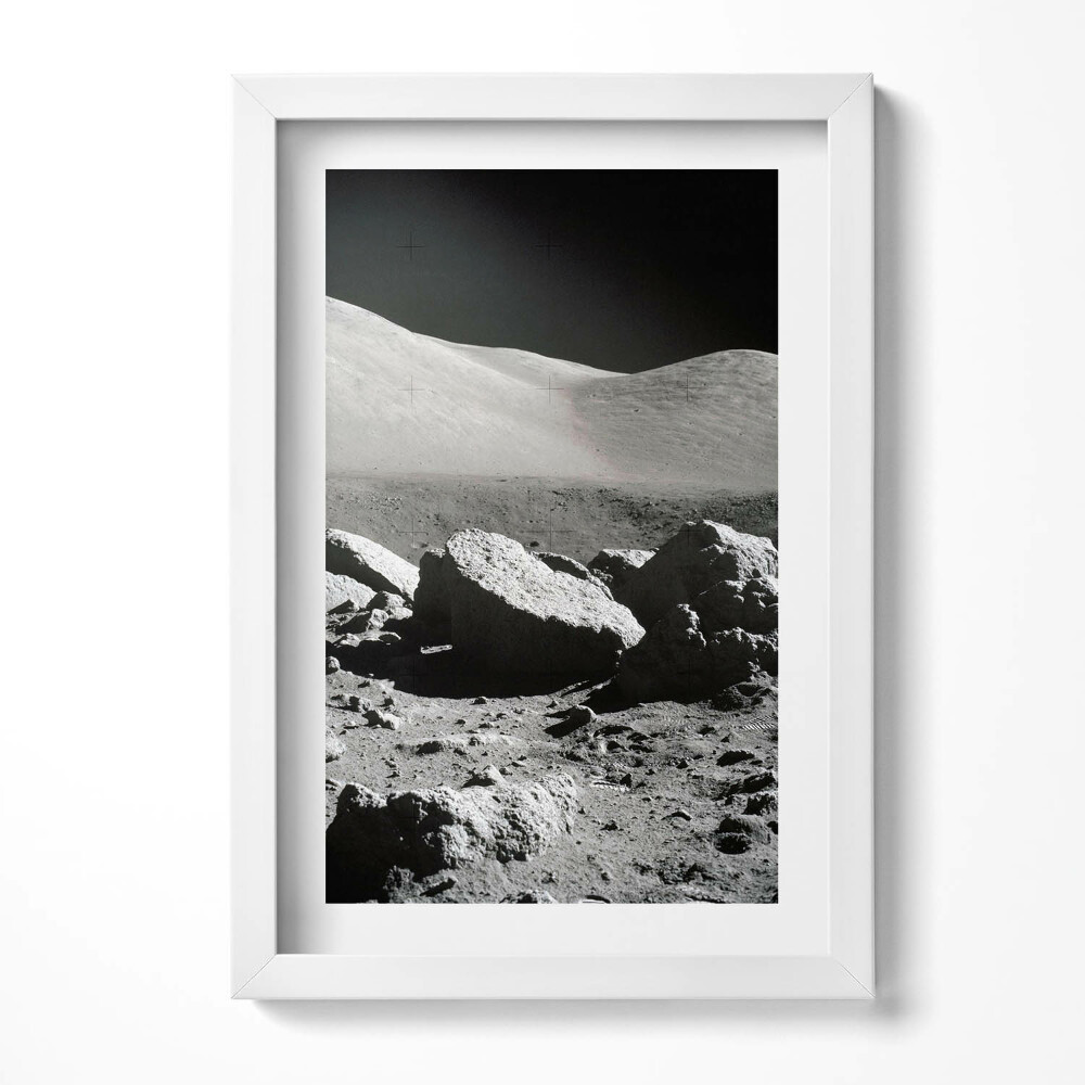 Obraz s rámem elegantní NASA fotografie kamenů na Měsíci